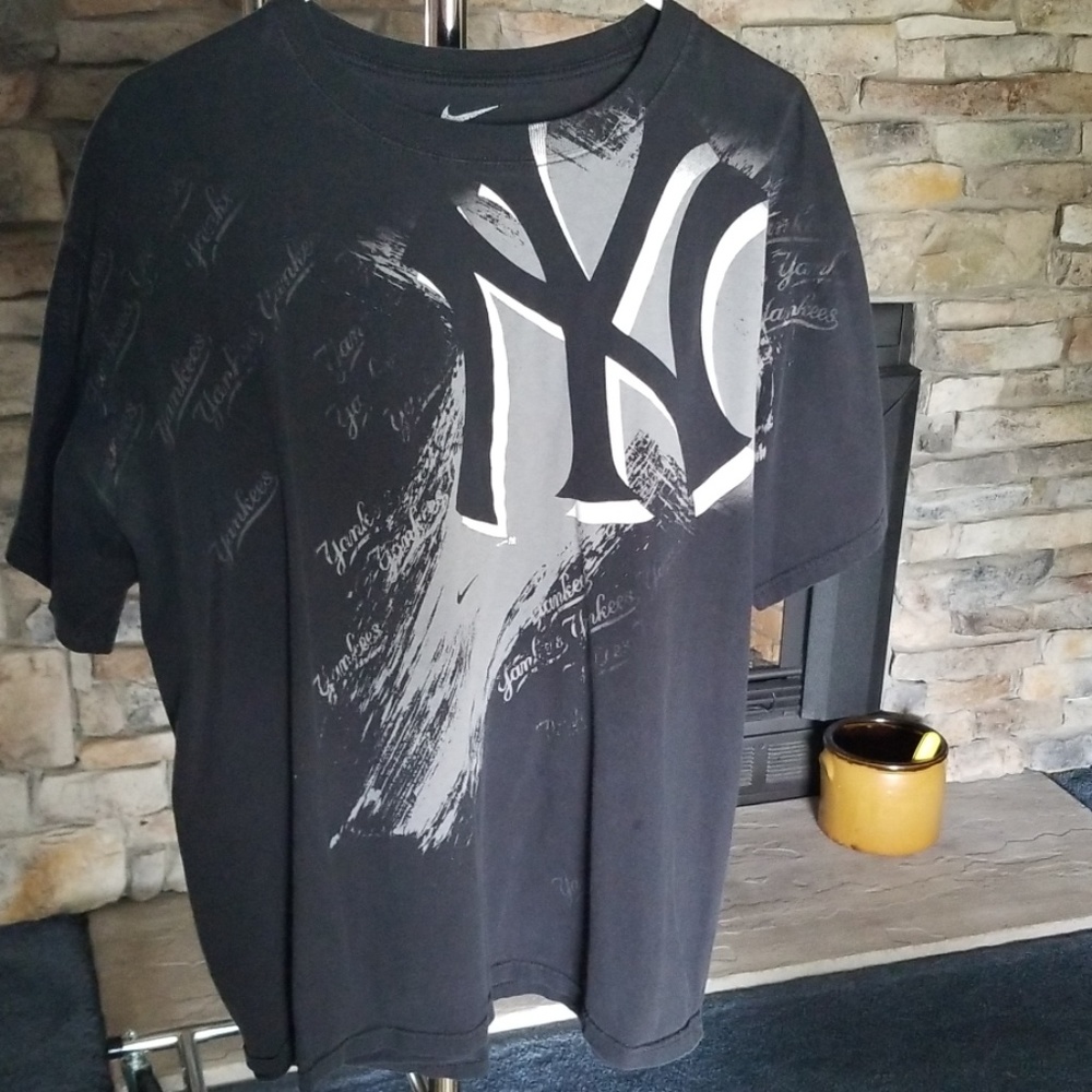 Nike New York Yankees Tee